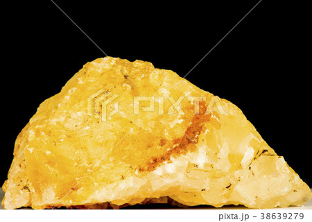 Quartz, closeup of the gemstone 38639279