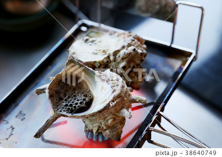 サザエ  つぼ焼き サザエ  つぼ焼き 38640749