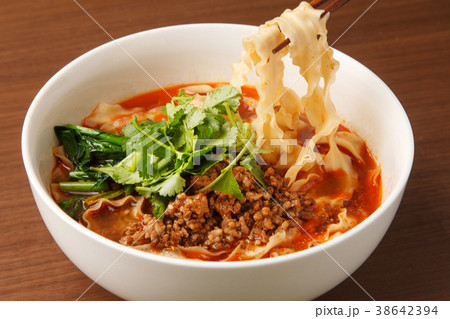 麻辣刀削麺 麻辣刀削麺 38642394