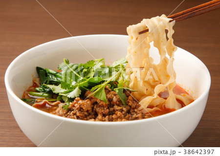 麻辣刀削麺 麻辣刀削麺 38642397