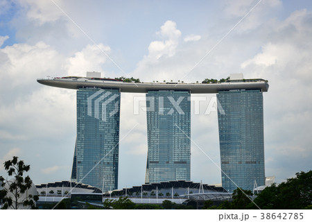 Modern buildings in Singapore 38642785