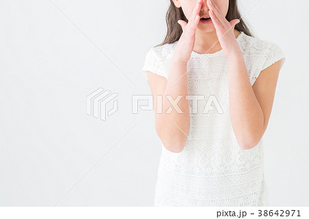 なにかを伝える女の子 なにかを伝える女の子 38642971