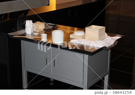 お葬式　骨上げ 38643259