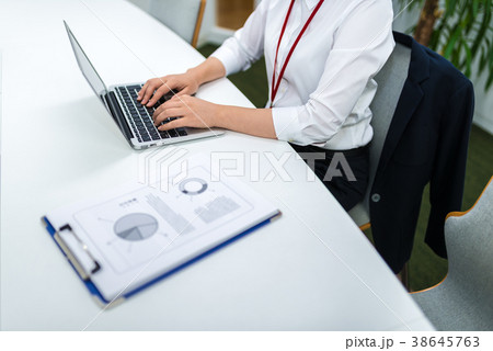 ビジネスシーン ビジネスシーン 38645763
