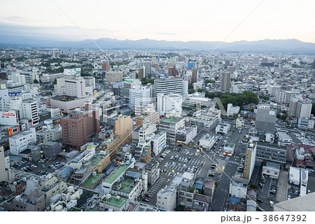 福島県で最も高い郡山駅西口のランドマークビル展望ロビーからの眺め街並み風景 福島県で最も高い郡山駅西口のランドマークビル展望ロビーからの眺め街並み風景 38647392