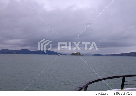 アルカトラズ島へ渡る船からの風景 アメリカ合衆国カリフォルニア州サンフランシスコ アルカトラズ島へ渡る船からの風景 アメリカ合衆国カリフォルニア州サンフランシスコ 38653710