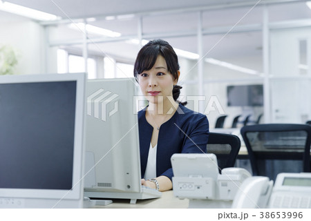 女性のビジネスイメージ 38653996
