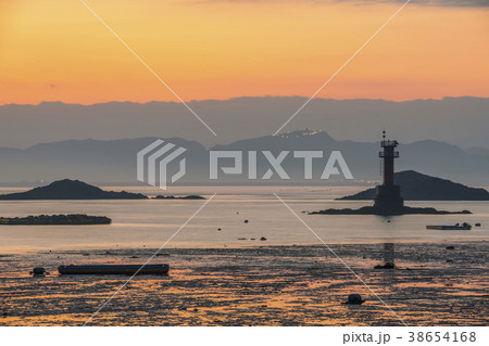 夕焼け 島 海 38654168