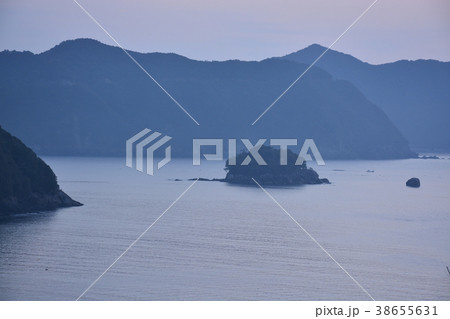 【三重県】尾鷲湾、夜明けの風景 38655631
