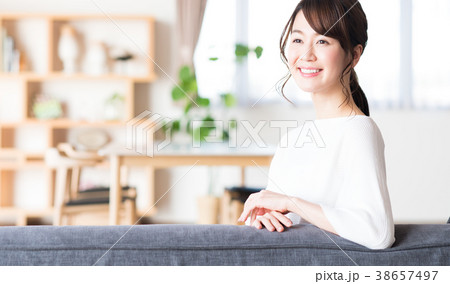 若い女性 若い女性 38657497