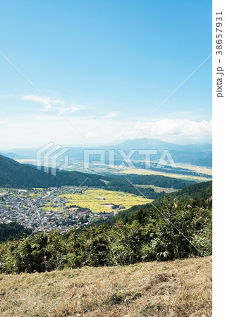見晴台より望む野沢温泉村 38657931