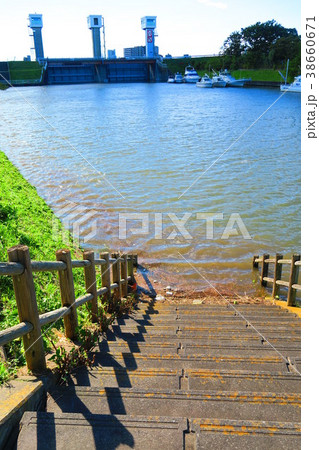 2017年10月22日の台風21号関東直撃翌日の埼玉県川口市の新芝川の風景 2017年10月22日の台風21号関東直撃翌日の埼玉県川口市の新芝川の風景 38660671