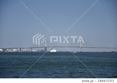 ベイブリッジと客船 38663503