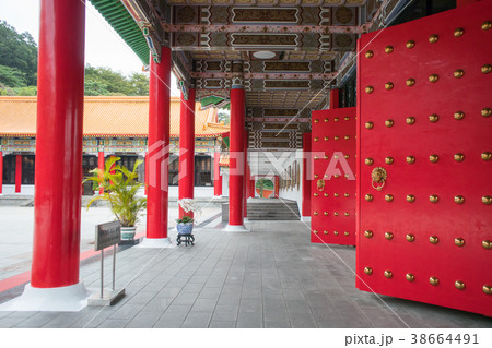 台湾 台北 中山区剣潭山 忠烈祠(ちゅうれつし) 山門右手の回廊 台湾 台北 中山区剣潭山 忠烈祠(ちゅうれつし) 山門右手の回廊 38664491