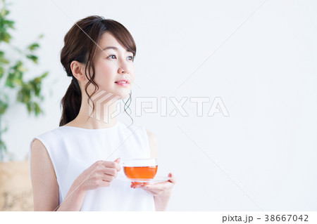 若い女性（紅茶） 38667042