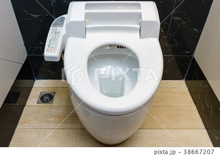 toilet bowl, automatic flush toilet 38667207