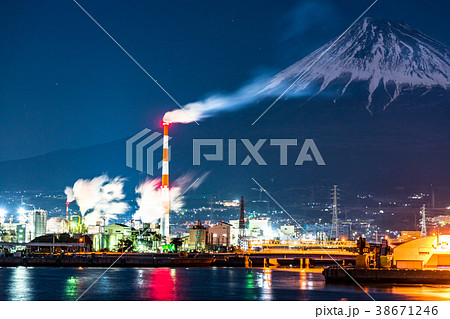 《静岡県》富士山を望む・田子の浦の夜景 《静岡県》富士山を望む・田子の浦の夜景 38671246