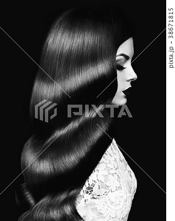 Beautiful woman with hairstyle Hollywood wave Beautiful woman with hairstyle Hollywood wave 38671815
