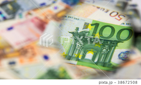 Study, check the euro banknote . magnifying glass. Study, check the euro banknote . magnifying glass. 38672508