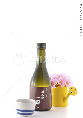 桜と日本酒 桜と日本酒 38678350