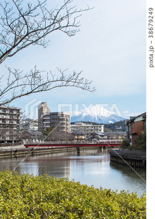 米子市内から望む大山 38679249