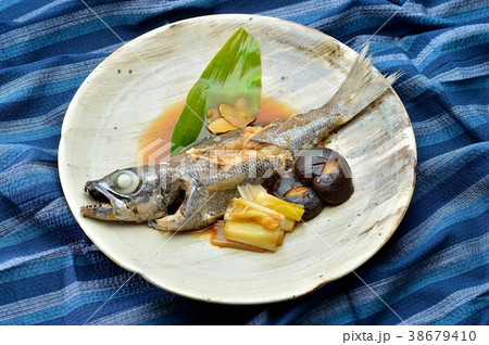 黒ムツ(クロムツ、黒むつ)の煮付け、煮魚、和食。 黒ムツ(クロムツ、黒むつ)の煮付け、煮魚、和食。 38679410
