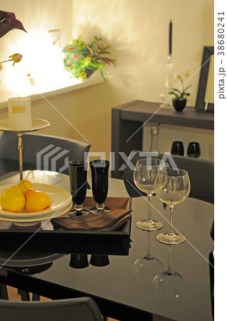 リビングルーム　夜 38680241