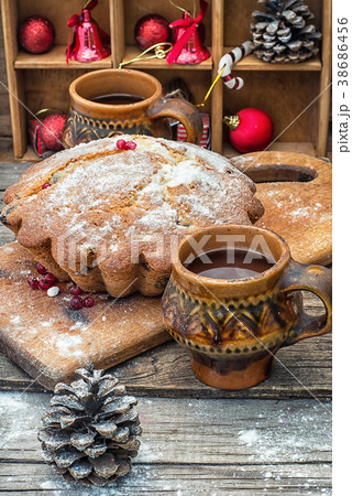 Christmas cupcake 38686456