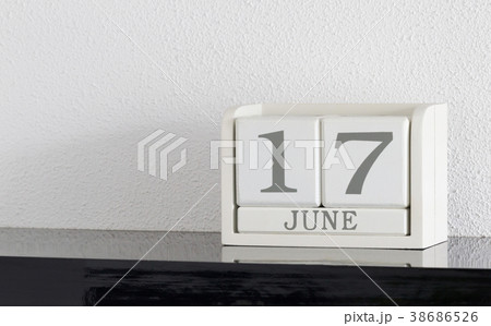 White block calendar 38686526