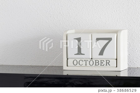 White block calendar 38686529