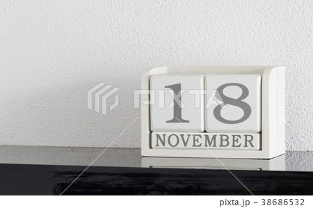 White block calendar 38686532