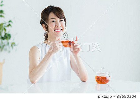 若い女性（紅茶） 38690304