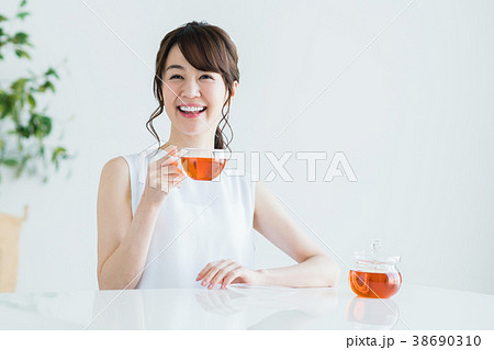 若い女性（紅茶） 38690310