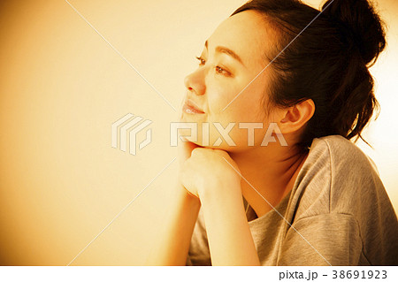 ビューティー　美容　夜　ライフスタイル　女性 38691923