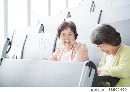 生涯学習 大学 シニア 女性 カルチャースクール 生涯学習 大学 シニア 女性 カルチャースクール 38692440