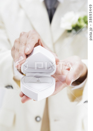 ウエディング　結婚　ブライダル 38693449