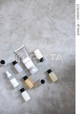 Beauty products minimlist flatlay Beauty products minimlist flatlay 38694825