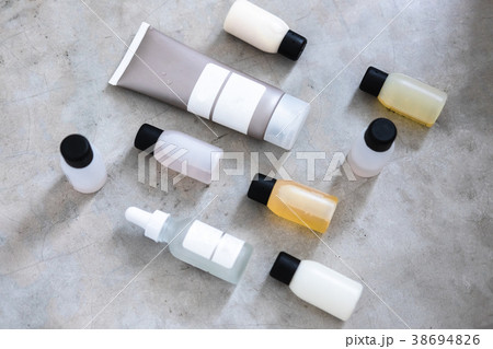 Beauty products minimlist flatlay Beauty products minimlist flatlay 38694826