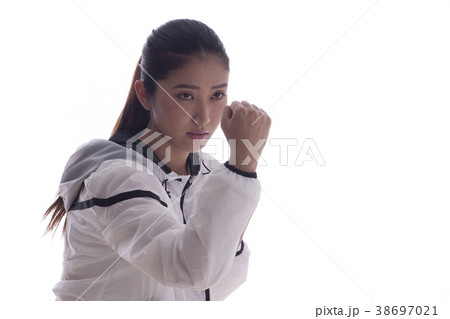 若い女性 フィットネス ライフスタイル 若い女性 フィットネス ライフスタイル 38697021