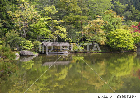 京都　新緑の修学院離宮　浴龍池 38698297