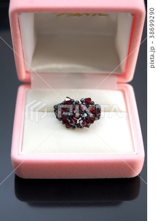 スワロフスキー（シャム）のリング 38699290