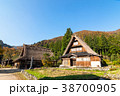紅葉と五箇山・菅沼合掌造り集落 38700905