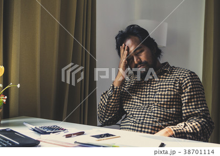 business partners discussing 38701114