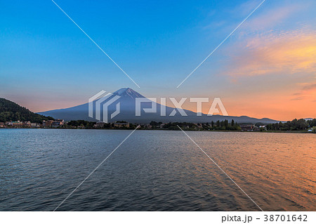 Mount Fuji in beautiful sunset at Lake kawaguchiko 38701642
