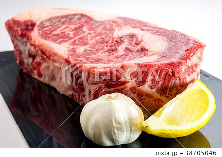 分厚い牛肉 分厚い牛肉 38705046