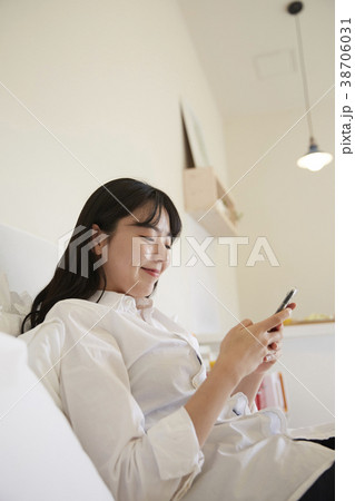 女子大生 笑顔 微笑 38706031