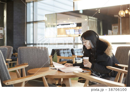 女子大生 生活 若い女性 38706100