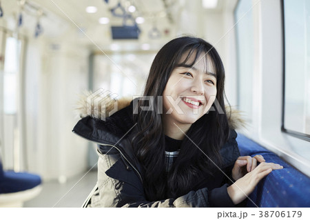 女子大生 笑顔 微笑 38706179