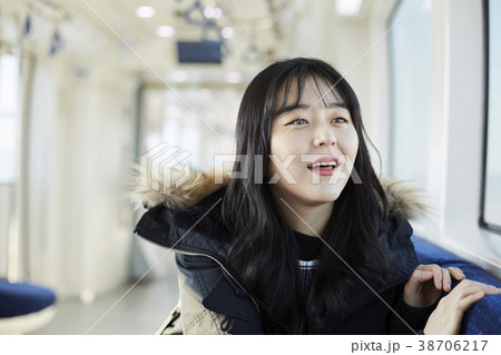 女子大生 笑顔 微笑 38706217