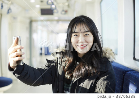 女子大生 笑顔 微笑 38706238